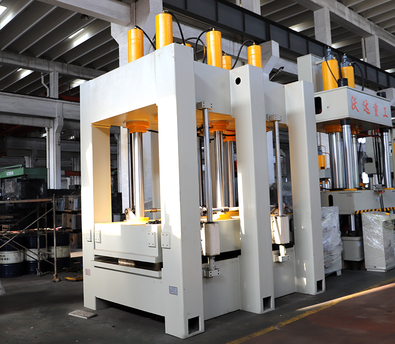 建築(zhu)隔溫新(xin)型材料(liao)成型機(jī)