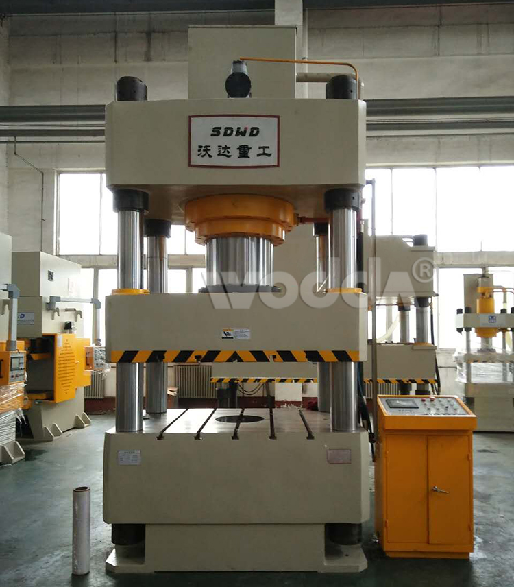 500噸四柱液(yè)壓機