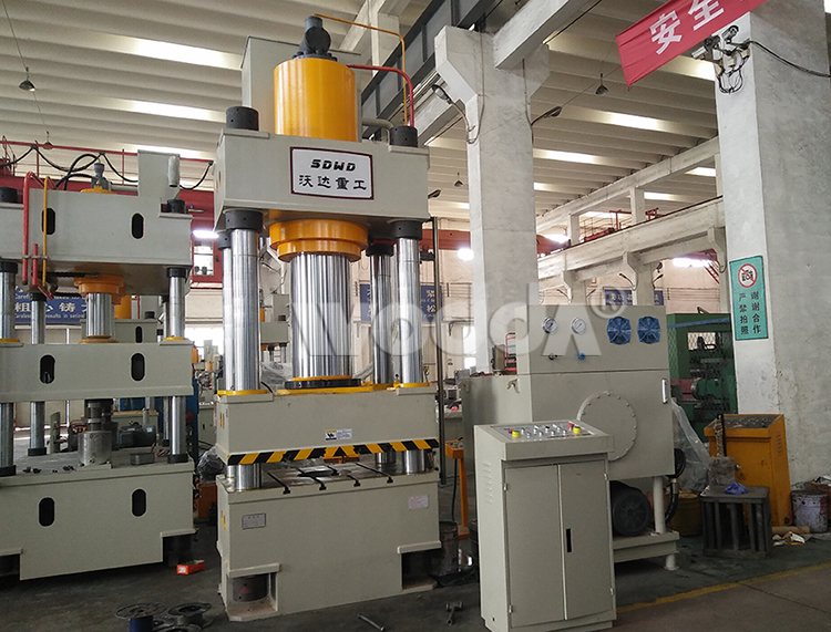 500噸三梁四(sì)柱液壓機