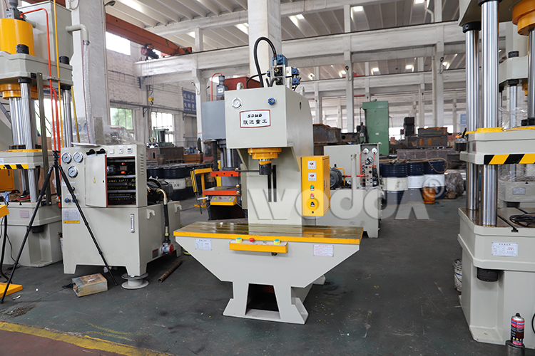 單臂液(yè)壓機