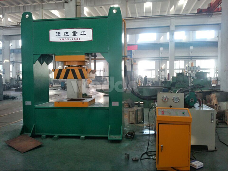 龍門(men)液壓機(ji)