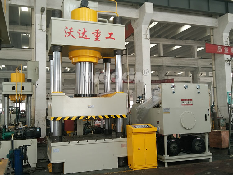 800T四柱液(ye)壓機