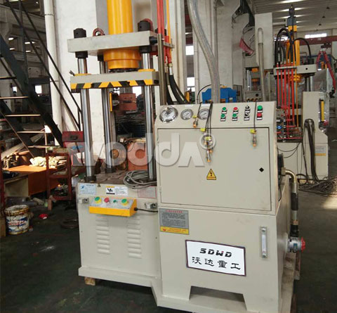 40T連體三(sān)梁四柱液壓(yā)機