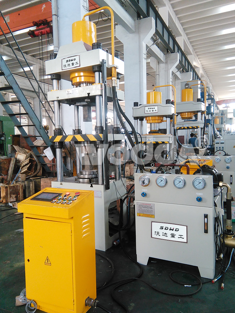 四梁(liáng)四柱液壓機