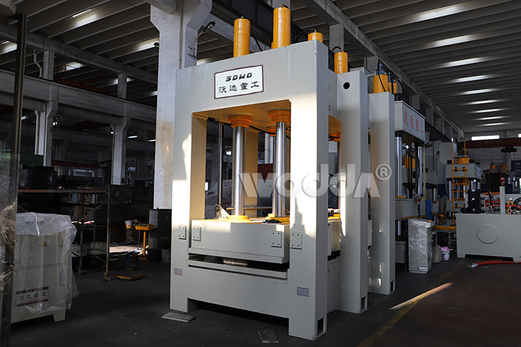 龍門框架式液(yè)壓機