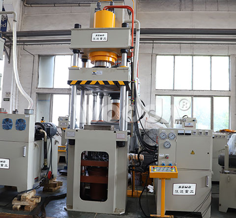 250T四柱(zhù)液壓機帶液(ye)壓墊