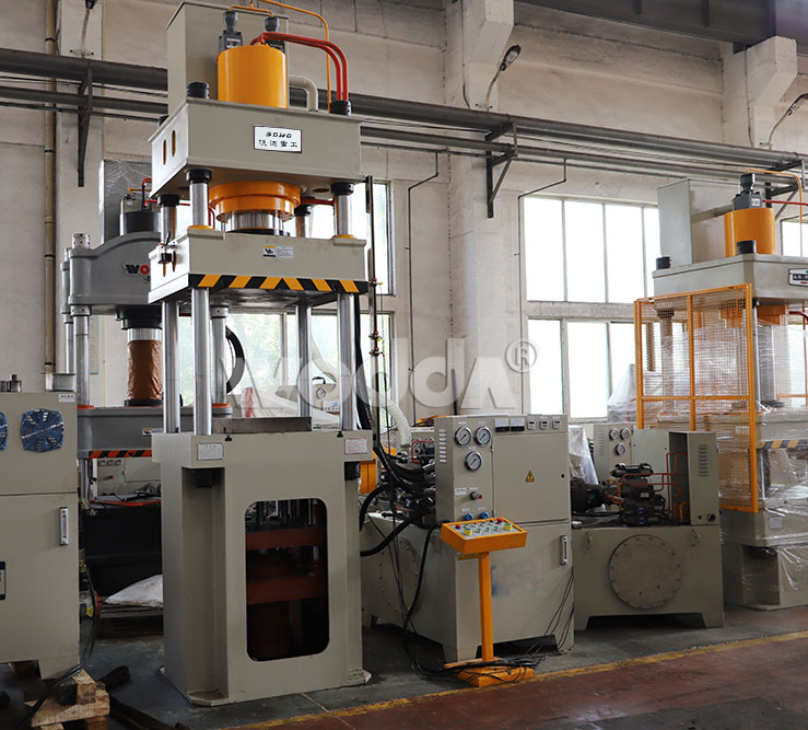 250T四柱液(yè)壓機帶液(yè)壓墊