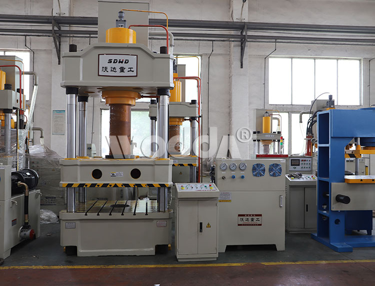 三梁四柱單(dān)杠液壓機