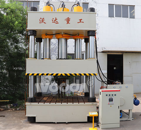 1800T三梁四(si)柱液壓機(jī)