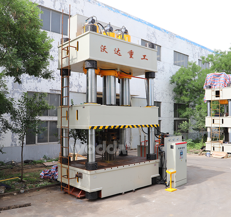 四(sì)柱三梁(liáng)液壓機(jī)參數