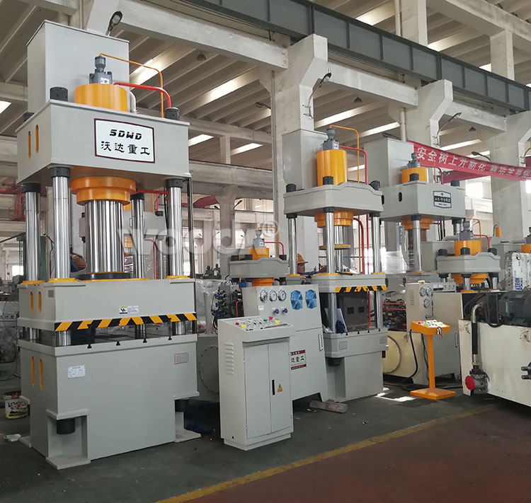 315噸四柱液(ye)壓機