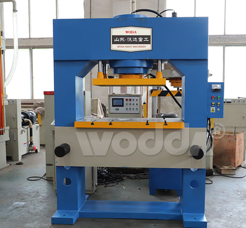 大噸位龍(lóng)門液壓機(ji)