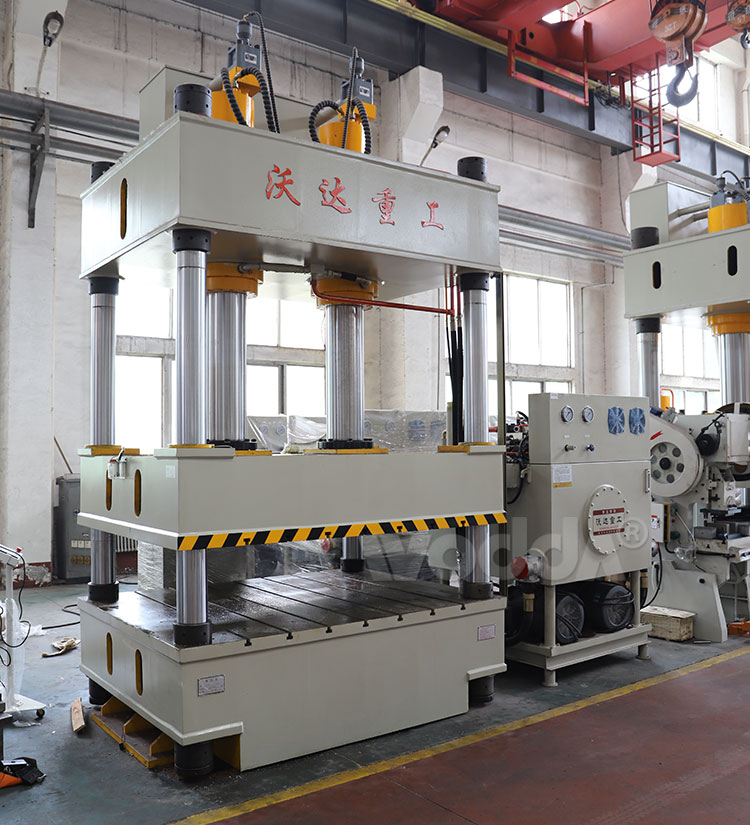 四柱(zhù)雙缸液壓(ya)機