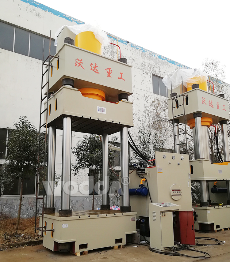 1500噸三梁四柱液壓(yā)機 1500噸(dūn)三梁四柱液壓機(ji)