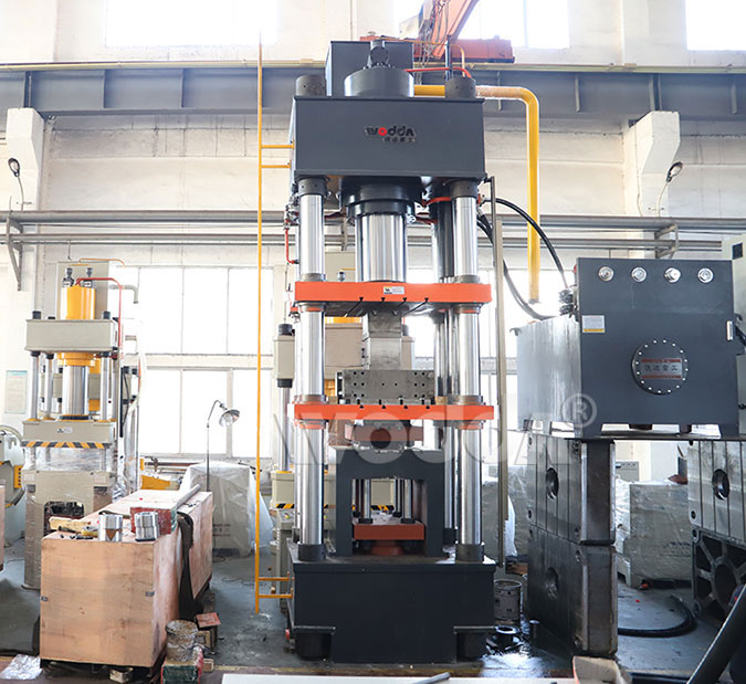 630噸匣(xiá)缽成型液(yè)壓機 630噸匣(xia)缽成型液(ye)壓機