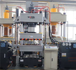 315噸四梁四(sì)柱液壓機(jī)