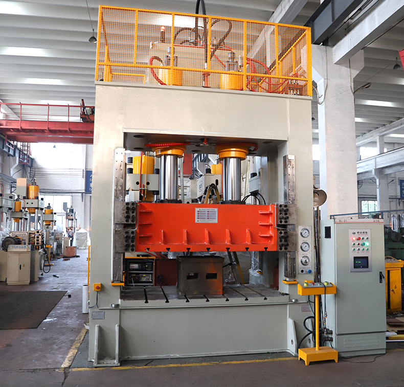 建築隔(ge)溫新型材(cai)料成型機(ji)