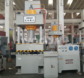 315噸四柱(zhu)三梁液(yè)壓機