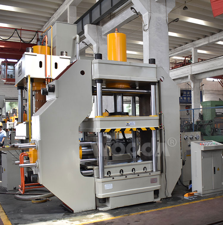 200噸(dun)四柱液壓(yā)機