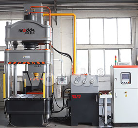 200噸三(san)梁四柱(zhù)液壓機(jī)