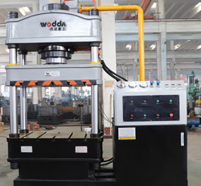 200噸四柱液壓(ya)機