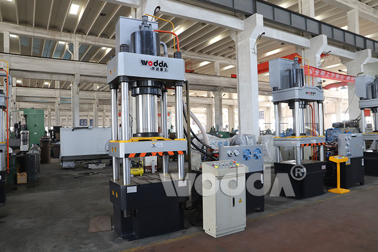 315噸三梁(liang)四柱液壓機(ji) 315噸(dun)三梁四柱液(ye)壓機