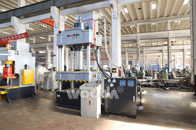 315t三梁四柱液壓機(ji)