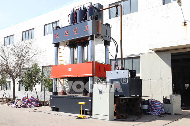 1800T三梁四柱液壓機(jī)