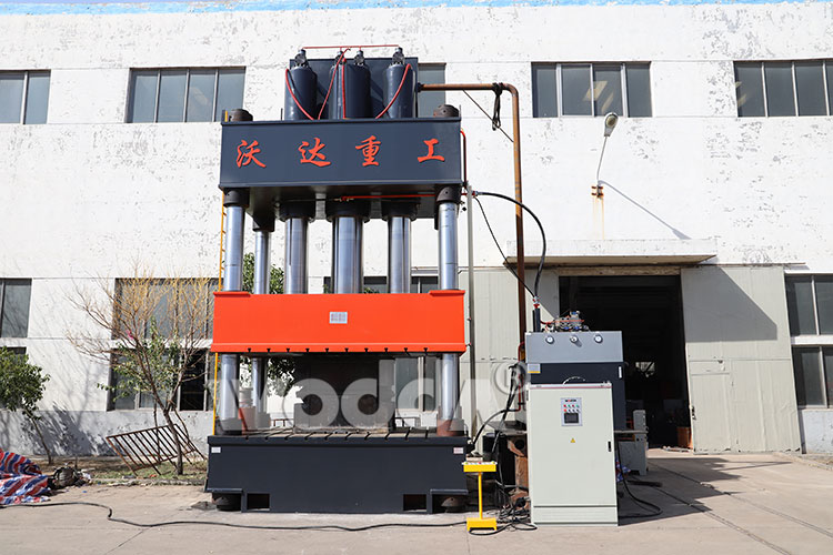 1800T三梁四柱液壓機(jī)