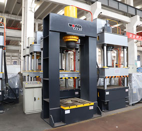 龍(long)門液壓機