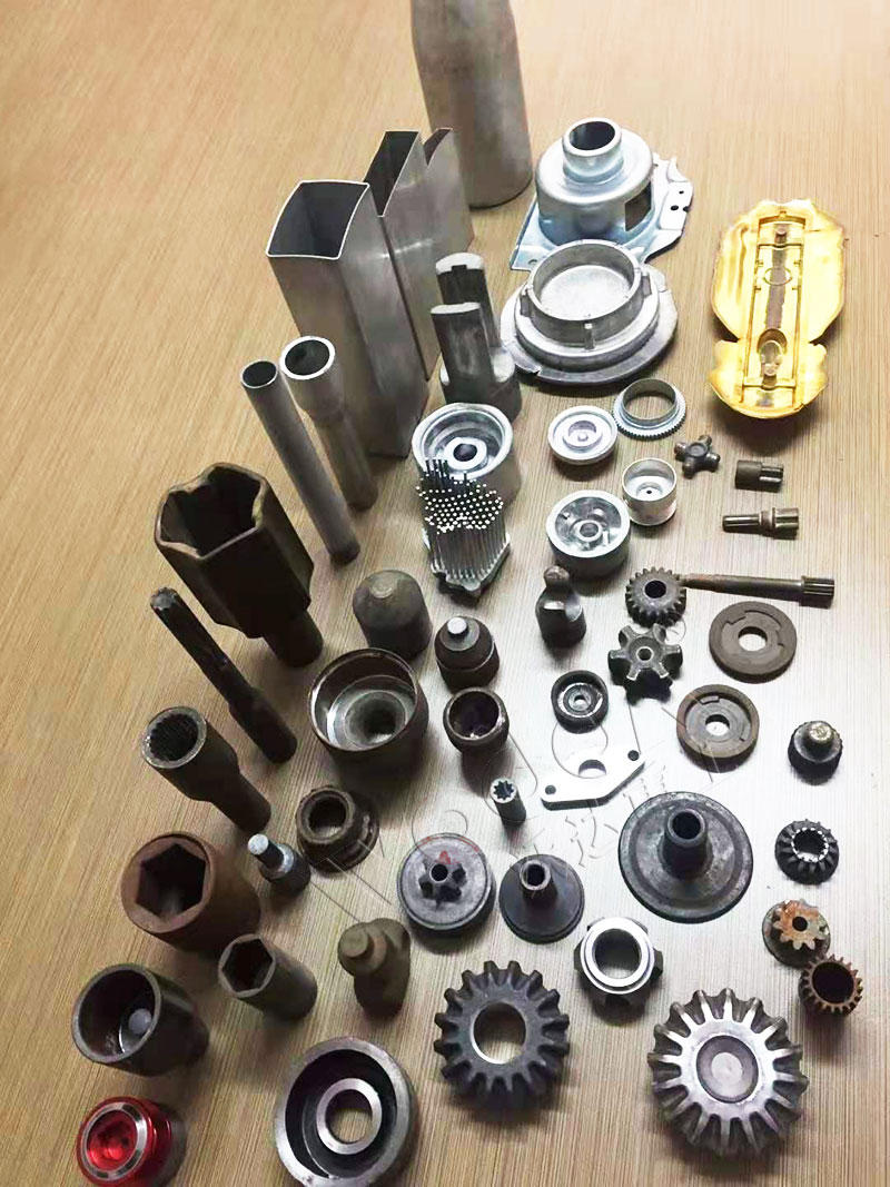 三梁四(si)柱液壓機