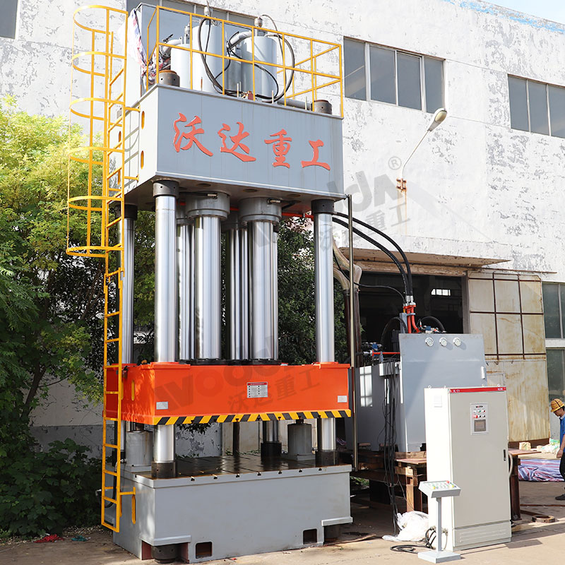 坩(gan)埚成型液壓機(ji)