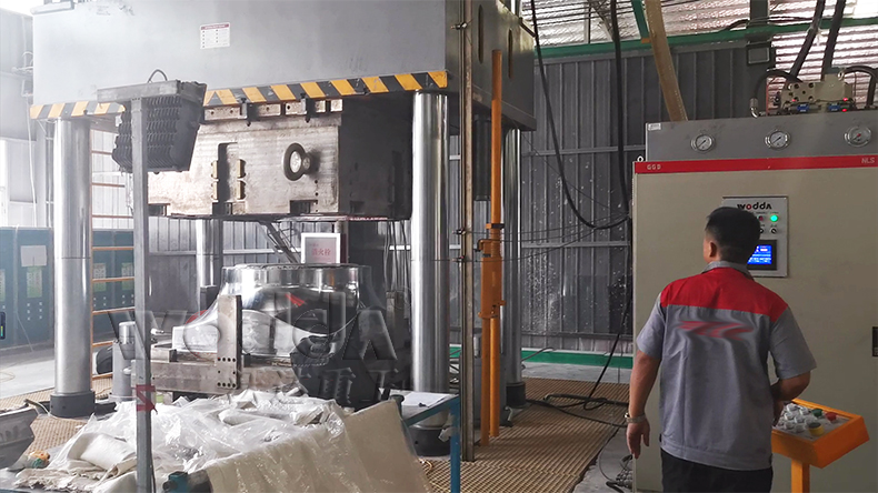 玻璃(lí)鋼風機(ji)生産設(shè)備 玻璃(li)鋼風機(jī)生産設(she)備