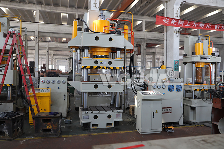 四柱液壓機 四(sì)柱液壓機