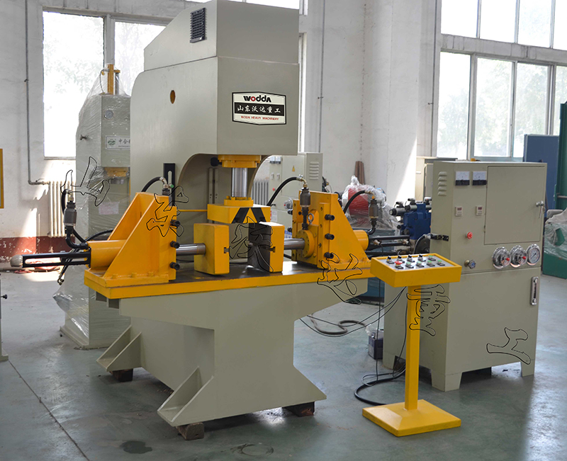 單柱液(ye)壓機 單(dān)柱液壓(ya)機