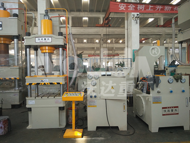 四柱(zhù)液壓機(ji) 四柱液(yè)壓機