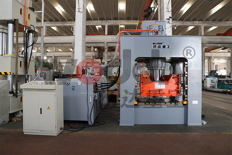 315噸框(kuang)架液壓(yā)機 315噸框(kuang)架液壓(yā)機