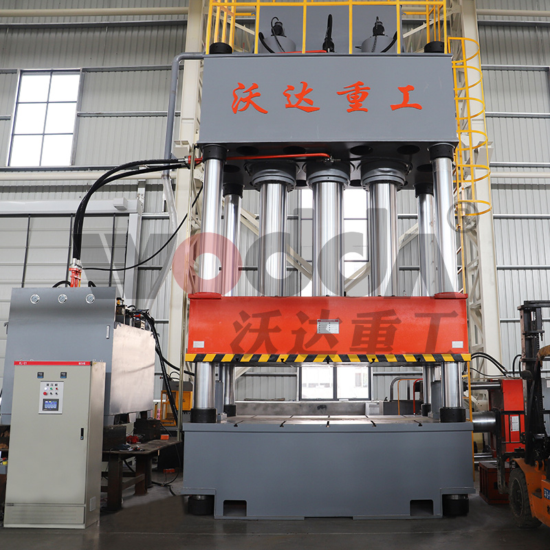 如(ru)何選擇(ze)一台1000噸(dūn)液壓機(jī)? 如何選(xuǎn)擇一台(tai)1000噸液壓(yā)機?