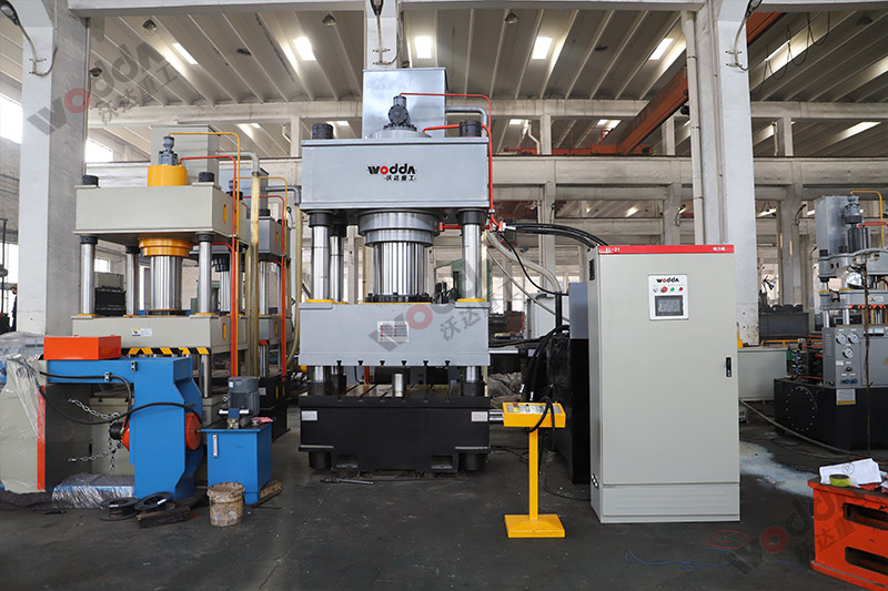 630噸拉伸液(yè)壓機 630噸拉伸液(ye)壓機