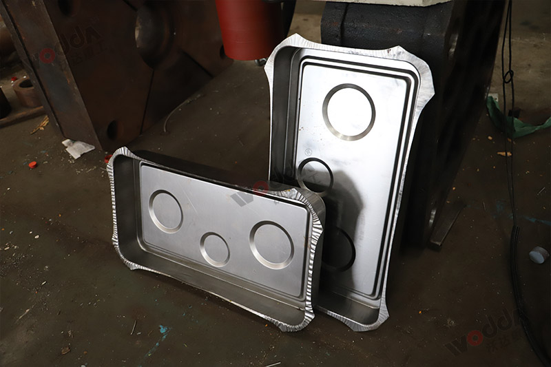 不鏽鋼托(tuo)盤拉伸液(ye)壓機 不鏽(xiu)鋼托盤拉(la)伸液壓機(ji)