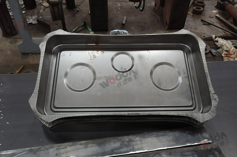 不鏽鋼托(tuō)盤拉伸液(ye)壓機 不鏽(xiù)鋼托盤拉(lā)伸液壓機(ji)