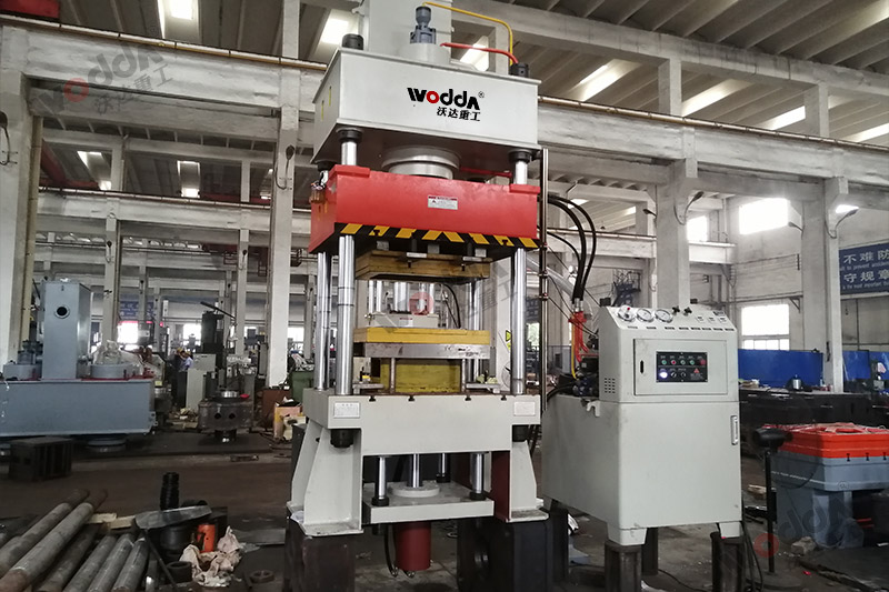 不鏽鋼托(tuō)盤拉伸液(yè)壓機 不鏽(xiu)鋼托盤拉(la)伸液壓機(jī)