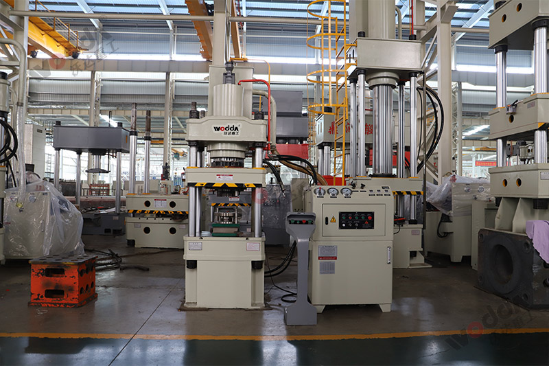 200噸不鏽鋼(gāng)蓋拉伸液壓(ya)機 200噸不鏽鋼(gāng)蓋拉伸液壓(yā)機