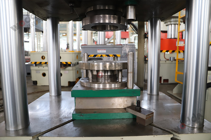 拉(la)伸液壓機模(mó)具 拉伸液壓(yā)機模具