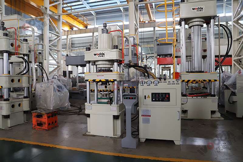 200噸不鏽(xiù)鋼蓋拉伸液(ye)壓機 200噸不鏽(xiu)鋼蓋拉伸液(ye)壓機