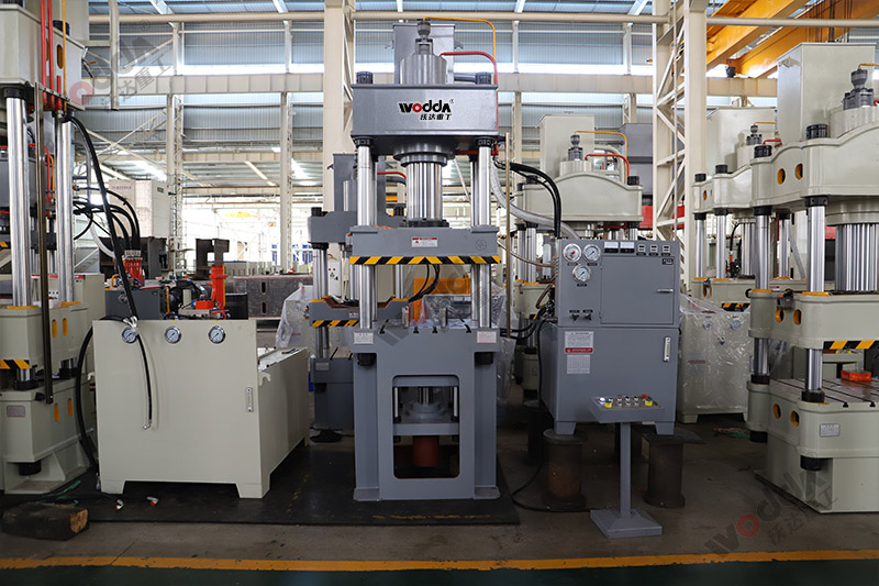 200噸拉伸液壓(ya)機 200噸拉伸液(yè)壓機