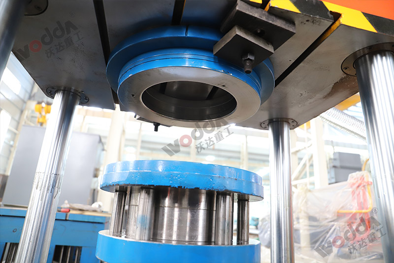 100T四柱拉伸(shēn)液壓機 100T四柱(zhù)拉伸液壓機(jī)