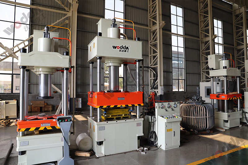 200噸(dun)不鏽鋼蓋闆(pǎn)拉伸液壓機(jī) 200噸不鏽鋼蓋(gai)闆拉伸液壓(yā)機