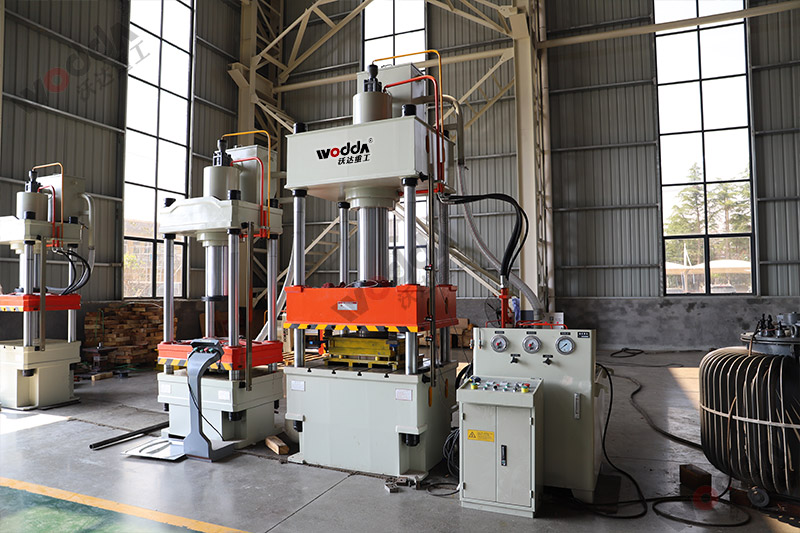 200噸不(bú)鏽鋼薄闆拉(lā)伸液壓機 200噸(dun)不鏽鋼薄闆(pǎn)拉伸液壓機(jī)