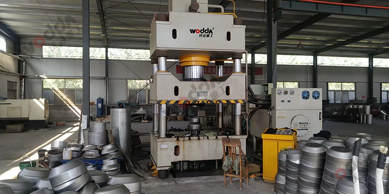 不鏽鋼(gang)封頭拉伸液壓(ya)機 不鏽鋼封頭(tóu)拉伸液壓機